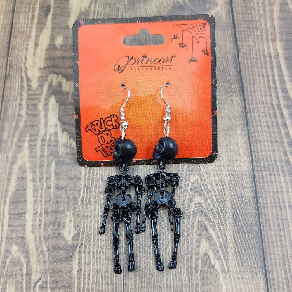 💕3/$15💕 Skeleton Earrings - Picture 5 of 5